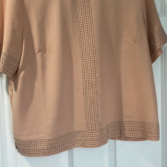 Top - Picture 4 of 6